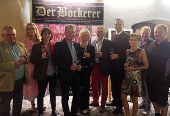 Mit dabei waren BürgermeisterInnen der Region Wachau-Dunkelsteinerwald, Mag. Johannes Tüchler (Stellvertreter der Bezirkshauptfrau) und Vertreter der Region © Welterbegemeinden Wachau Mit dabei waren BürgermeisterInnen der Region Wachau-Dunkelsteinerwald, Mag. Johannes Tüchler (Stellvertreter der Bezirkshauptfrau) und Vertreter der Region © Welterbegemeinden Wachau